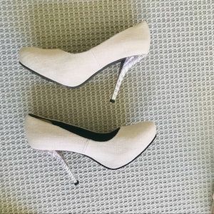 Elizabeth & James linen pumps